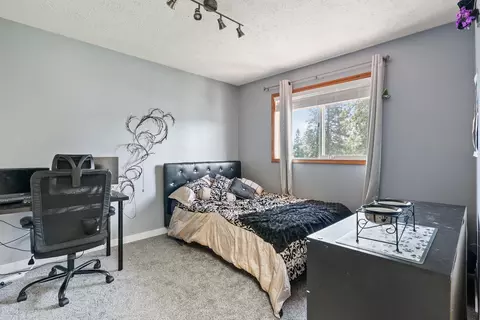 Bedroom - 11510 E 20th Ave, Spokane Valley, WA 99206 photo 3 of 4