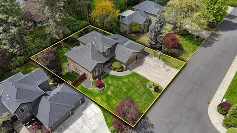 1202 E Blackhawk Dr, Spokane, WA 99208