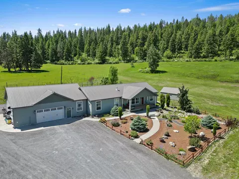 2858 S Highway 395 Hwy, Valley, WA 99181