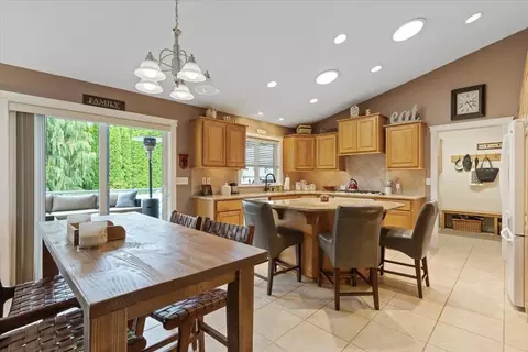 909 E Golden Ct, Spokane, WA 99208 photo 9