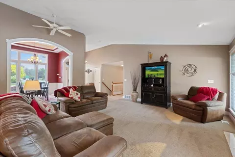 909 E Golden Ct, Spokane, WA 99208 photo 8