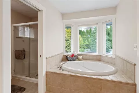 909 E Golden Ct, Spokane, WA 99208 photo 17