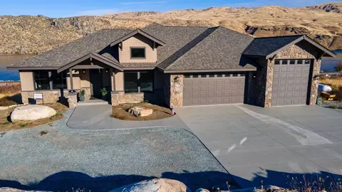 6 Boulder Gulch Loop, Pateros, WA 98846