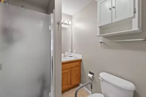 Bath - 112 E Weile Ave UNIT 1, Spokane, WA 99208 photo 2 of 2