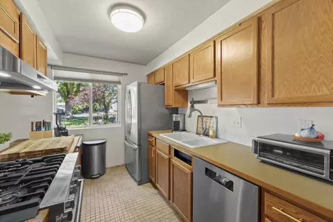 Kitchen - 112 E Weile Ave UNIT 1, Spokane, WA 99208 photo 3 of 4