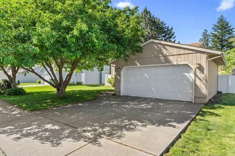 3911 E 33rd Ave, Spokane, WA 99223 photo 2