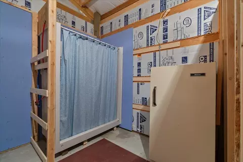 Bath - 5 Crestview Rd, Kettle Falls, WA 99141 photo 1 of 1