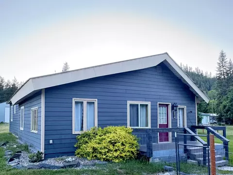 216 S 8th Ave, Ione, WA 99139
