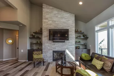 Living - 207 E Wandermere Heights Ln, Spokane, WA 99208 photo 1 of 4