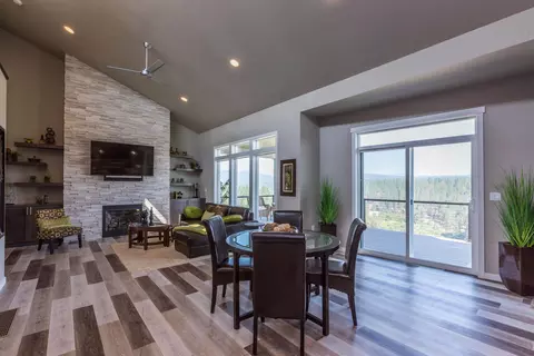 Dining - 207 E Wandermere Heights Ln, Spokane, WA 99208 photo 1 of 2
