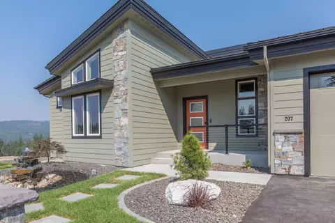 Exterior - 207 E Wandermere Heights Ln, Spokane, WA 99208 photo 3 of 6