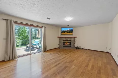 Living - 4510 E Bixel Ct, Mead, WA 99021 photo 2 of 3