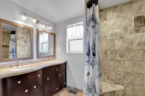 Bath - 7312 Euclid Ave, Spokane Valley, WA 99212 photo 1 of 4