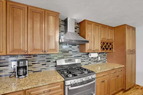 Kitchen - 7312 Euclid Ave, Spokane Valley, WA 99212 photo 3 of 4