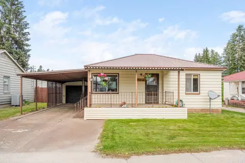 922 1st St, Newport, WA 99156