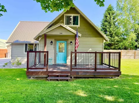 1006 W Clay Ave, Chewelah, WA 99109