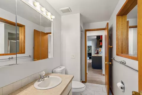 Bath - 3225 E 16th Ave, Spokane, WA 99223 photo 2 of 3