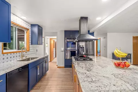 Kitchen - 3225 E 16th Ave, Spokane, WA 99223 photo 2 of 5