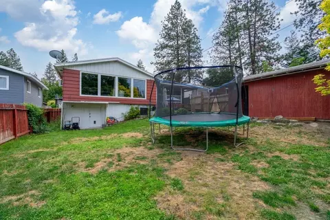 Exterior - 3225 E 16th Ave, Spokane, WA 99223 photo 3 of 4