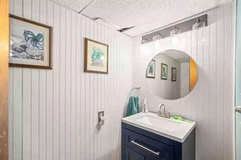Bath - 3225 E 16th Ave, Spokane, WA 99223 photo 3 of 3