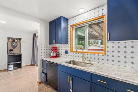 Kitchen - 3225 E 16th Ave, Spokane, WA 99223 photo 5 of 5