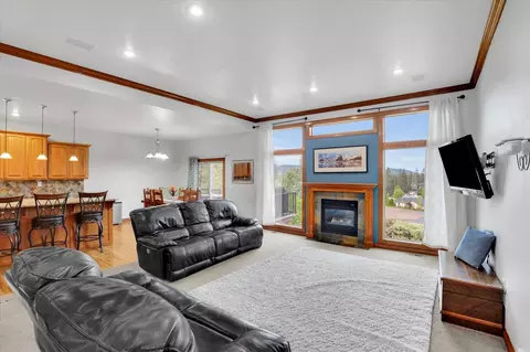903 E Harding Ct, Spokane, WA 99218 photo 5