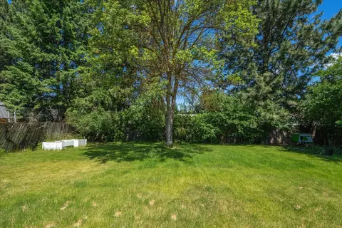 Exterior - 711 E Cascade Pl, Spokane, WA 99208 photo 13 of 14