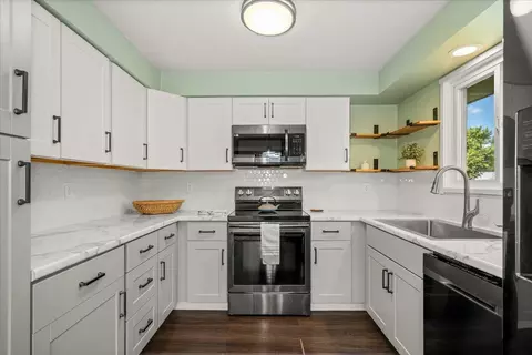 Kitchen - 711 E Cascade Pl, Spokane, WA 99208 photo 2 of 2