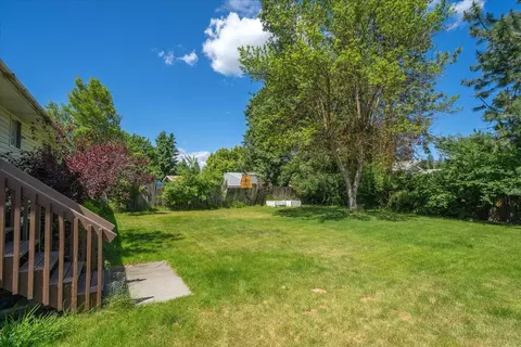 Exterior - 711 E Cascade Pl, Spokane, WA 99208 photo 5 of 14