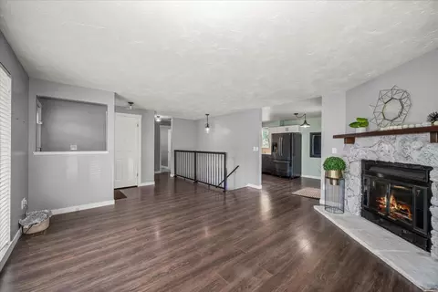 Living - 711 E Cascade Pl, Spokane, WA 99208 photo 1 of 5