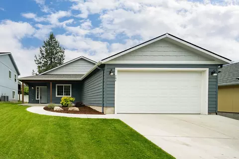 704 E Canterbury Ln, Colbert, WA 99005