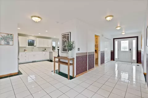 Entry Way - 609 E Wild Rose Rd, Colbert, WA 99005 photo 3 of 4