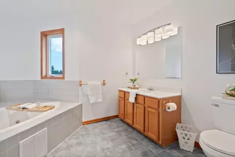 Bath - 609 E Wild Rose Rd, Colbert, WA 99005 photo 2 of 5