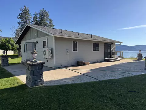 2213 Grovepoint Ct, Seven Bays, WA 99122