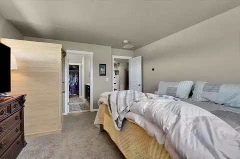 Bedroom - 726 E Colbert Rd, Colbert, WA 99005 photo 2 of 5