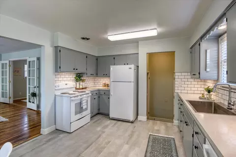 1529 E Walton Ave, Spokane, WA 99207 photo 18