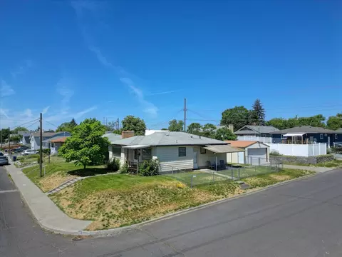 1529 E Walton Ave, Spokane, WA 99207