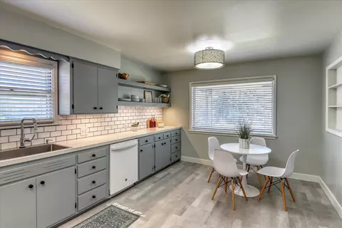 1529 E Walton Ave, Spokane, WA 99207 photo 16