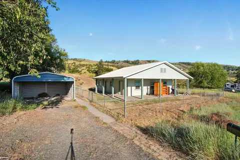 41450 Sunday Bay Rd N, Deer Meadows, WA 99122