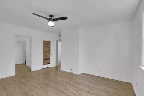 Living - 314 Everett Ave, Spokane, WA 99207 photo 3 of 4