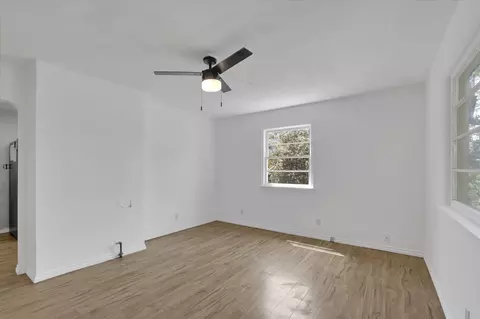 Living - 314 Everett Ave, Spokane, WA 99207 photo 4 of 4