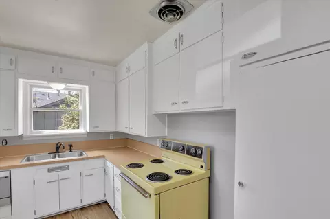 Kitchen - 314 Everett Ave, Spokane, WA 99207 photo 6 of 6