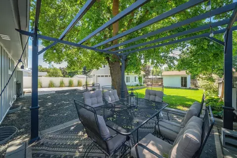 Exterior - 2804 E 39th Ave, Spokane, WA 99223 photo 16 of 19