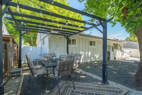 Exterior - 2804 E 39th Ave, Spokane, WA 99223 photo 10 of 19
