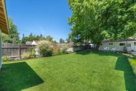Exterior - 2804 E 39th Ave, Spokane, WA 99223 photo 14 of 19