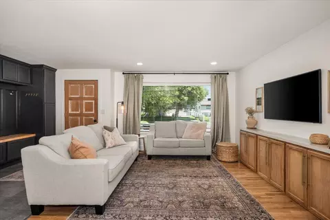 Living - 2804 E 39th Ave, Spokane, WA 99223 photo 1 of 3