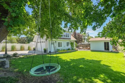 Exterior - 2804 E 39th Ave, Spokane, WA 99223 photo 11 of 19