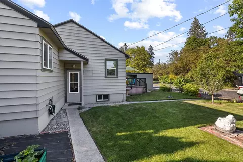 824 E 38th Ave, Spokane, WA 99203 photo 33