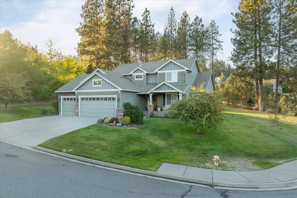 Exterior - 404 W Trail Ridge Ct, Spokane, WA 99224 photo 8 of 9