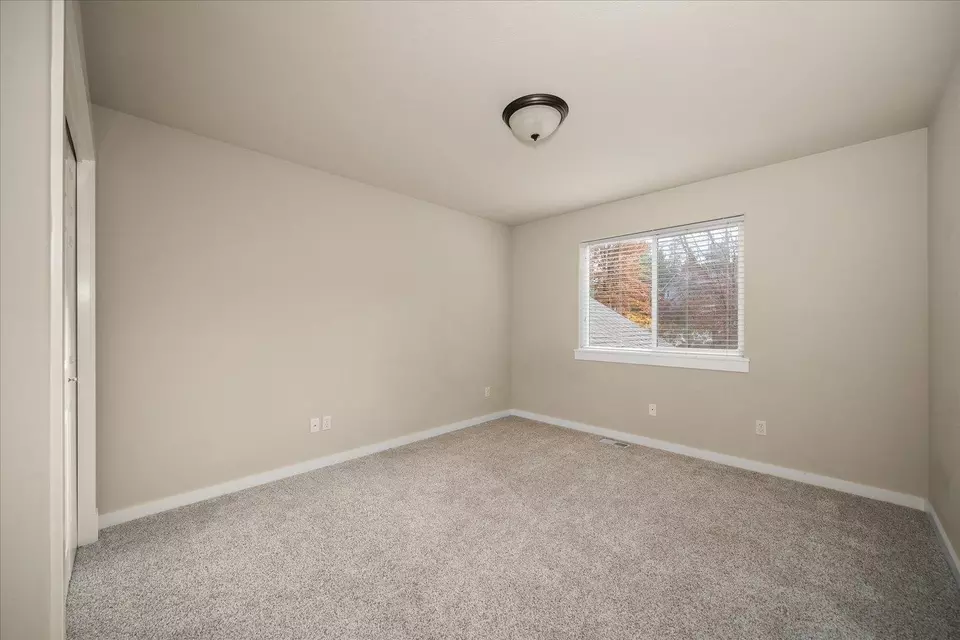 Bedroom - 404 W Trail Ridge Ct, Spokane, WA 99224 photo 3 of 5